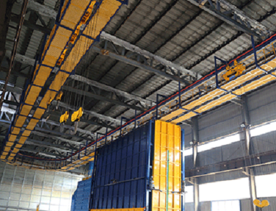 護(hù)欄板熱鍍鋅生產(chǎn)：安諾設(shè)備實(shí)現(xiàn)防腐與外觀品質(zhì)兼顧